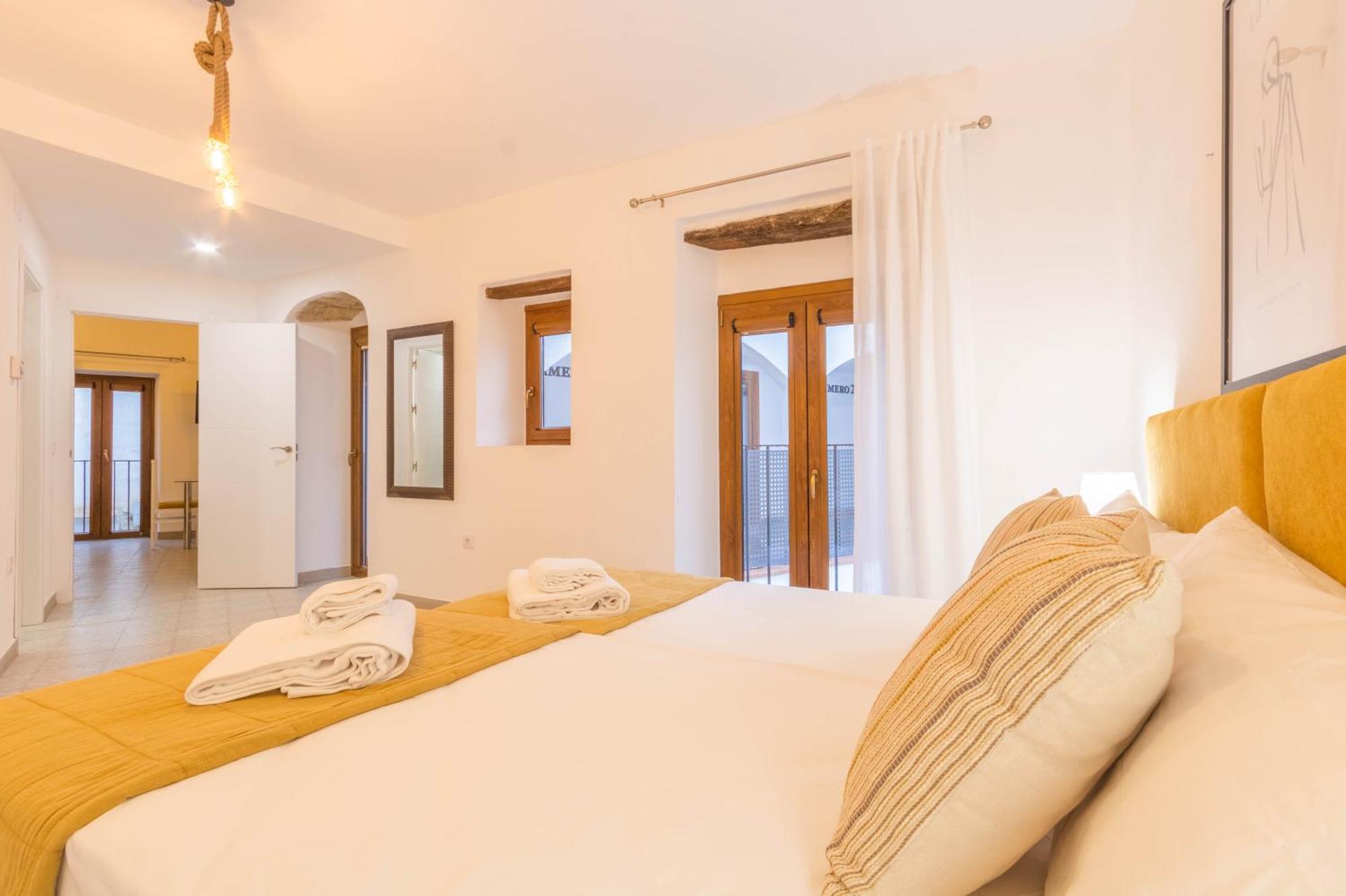 Apartamentos Miguel De Cervantes Centro コルドバ エクステリア 写真