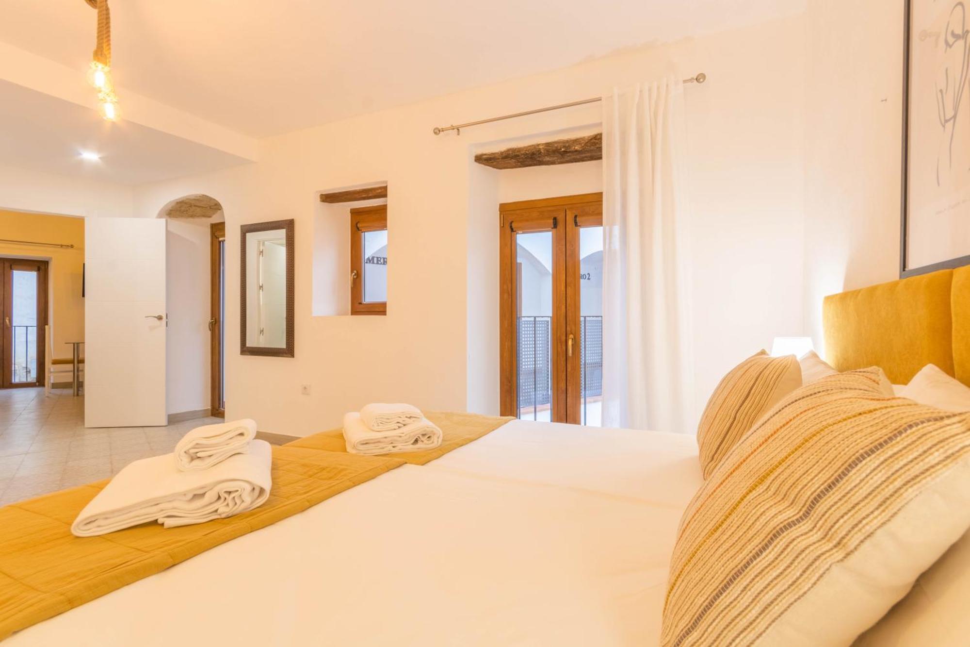Apartamentos Miguel De Cervantes Centro コルドバ エクステリア 写真